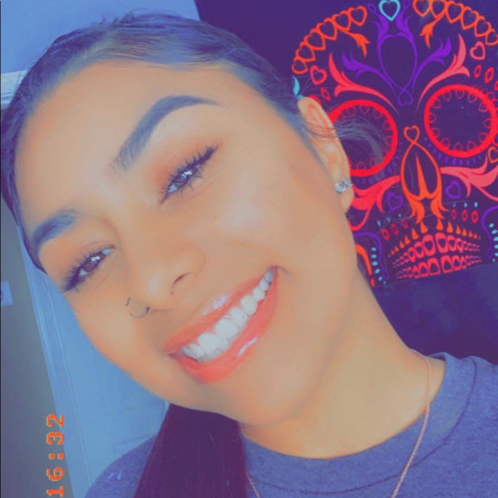 Meet your Posher, Alondra